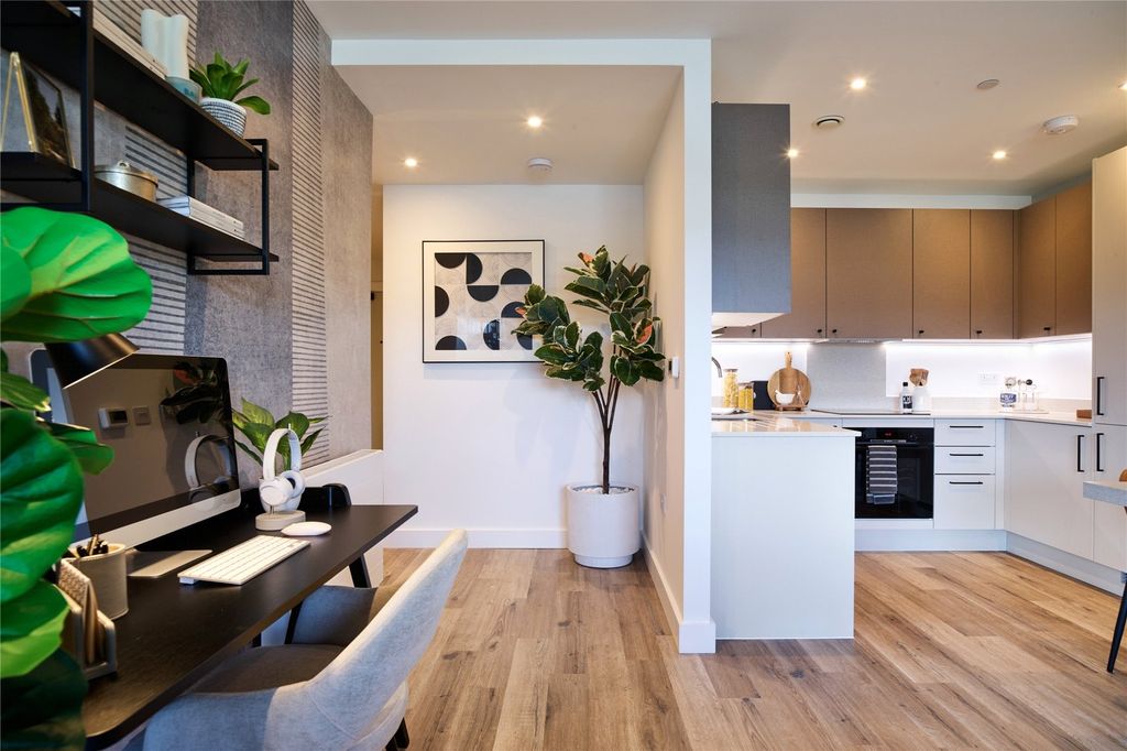 Property photo 2 of 10 Kitchen