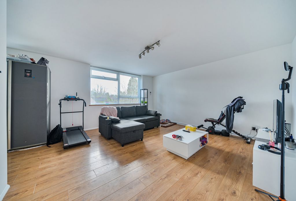 Property photo 1 of 9 1425570-10-69B197...