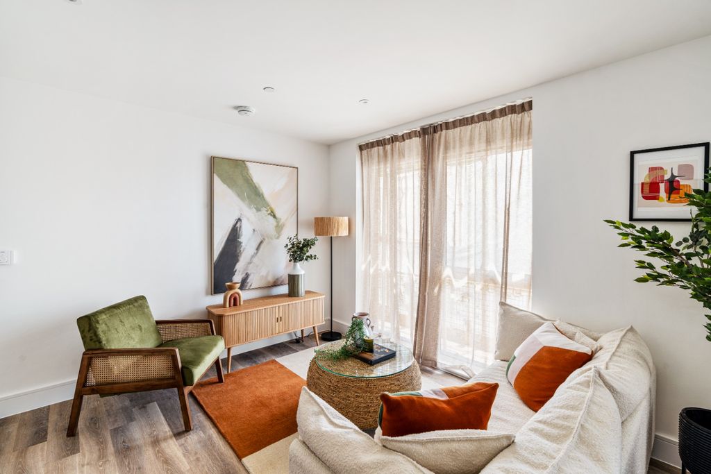 Property photo 2 of 14 4619353