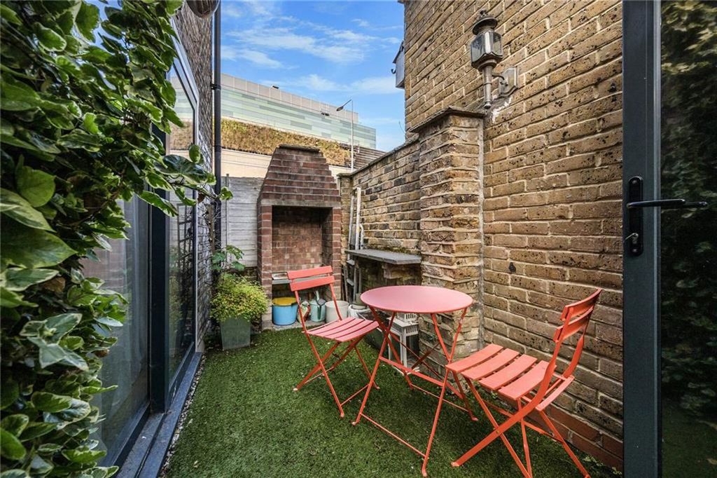 Property photo 2 of 7