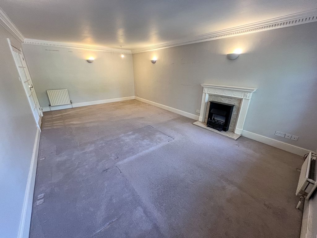 Additional image 22 of 2 bed flat for saleMolesey Park Road, East Molesey KT8