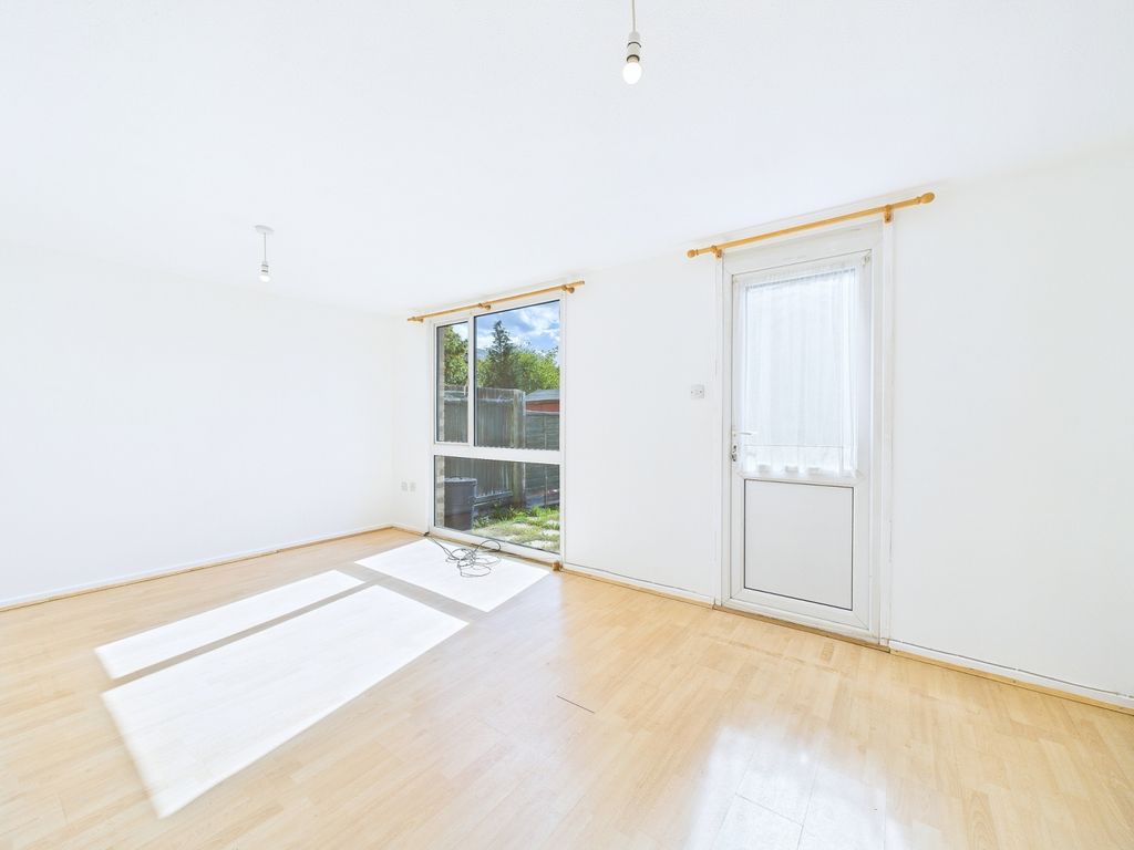 Property photo 2 of 10 Cam01909G0-Pr0389-Still007