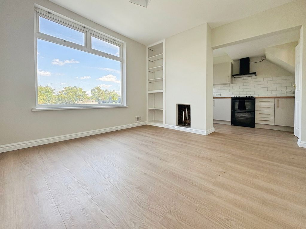 Property photo 3 of 26 Pbox-Img.Jpg