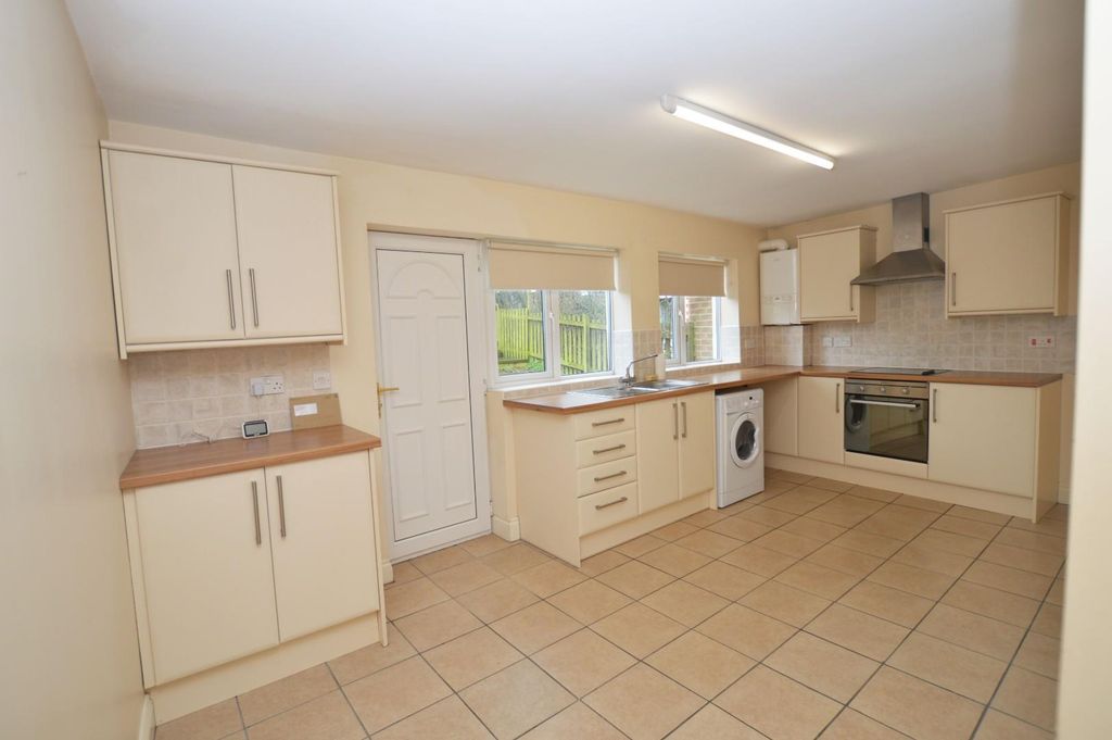 Property photo 3 of 15 Kitchen Diner