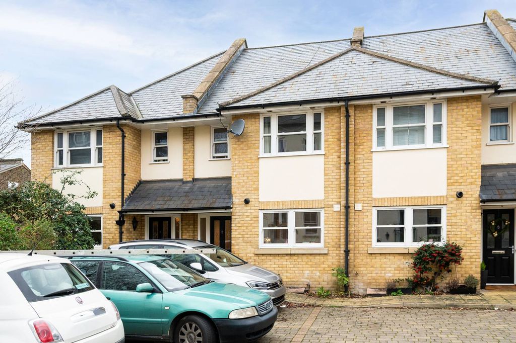 Property photo 2 of 12