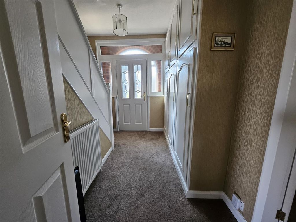Property photo 3 of 23 Entrance