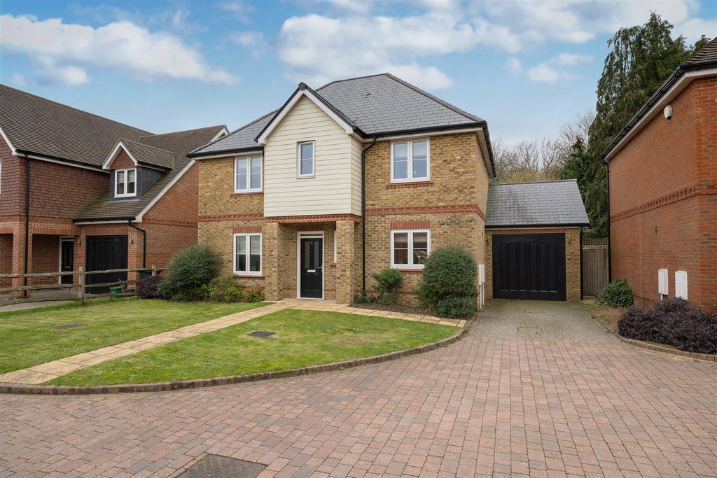 Property photo 2 of 35 2 (1).Jpg