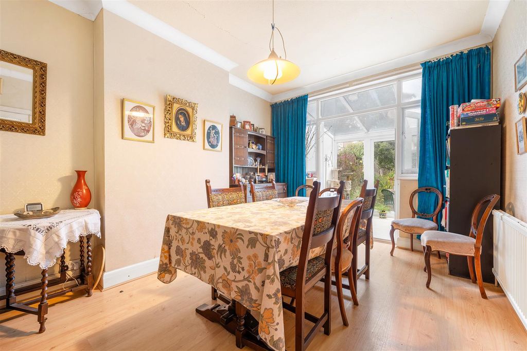 Property photo 3 of 14 Cheviot Road-5.Jpg