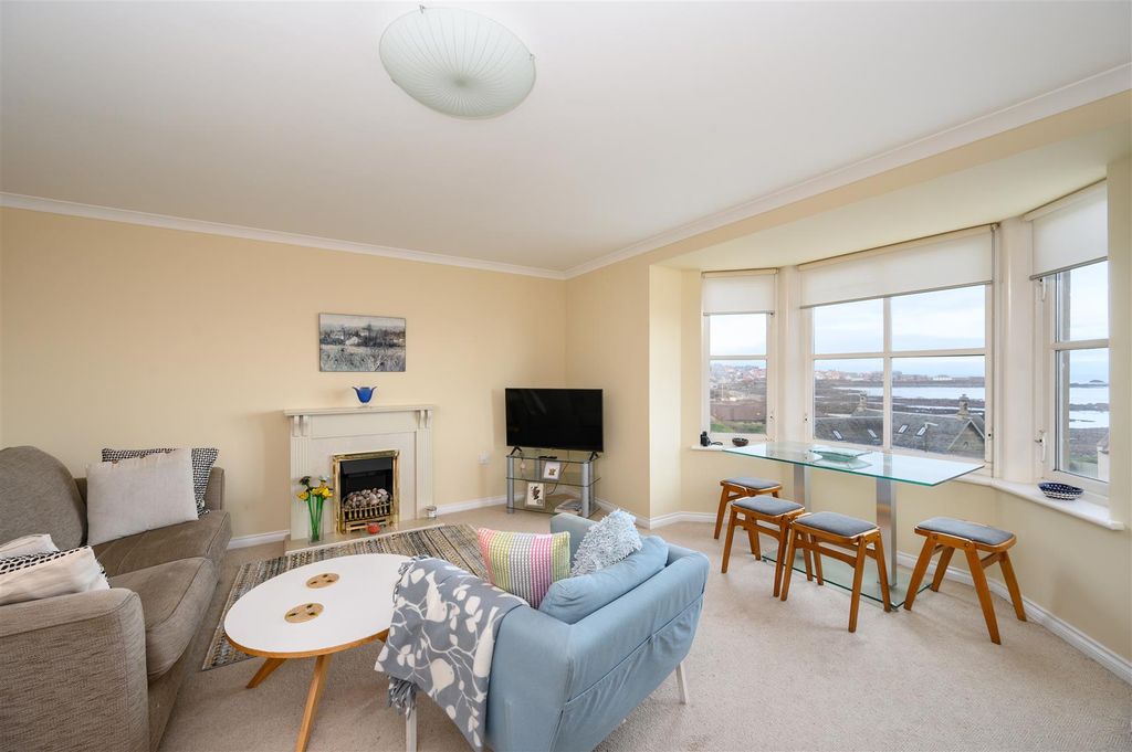 Property photo 2 of 17 Roxburghelodgewynd24-014.Jpg