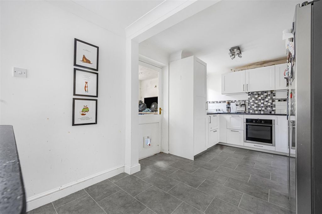 Property photo 3 of 16 20_81262.Jpg