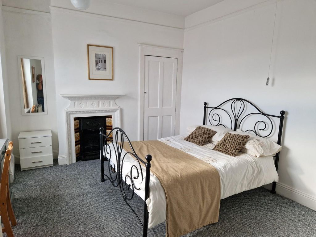 Property photo 1 of 16 65 Ayresome Bed 2.Jpg