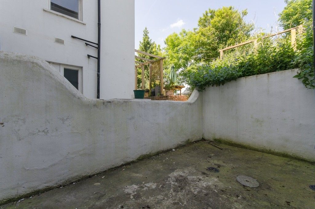 Property photo 3 of 9 External