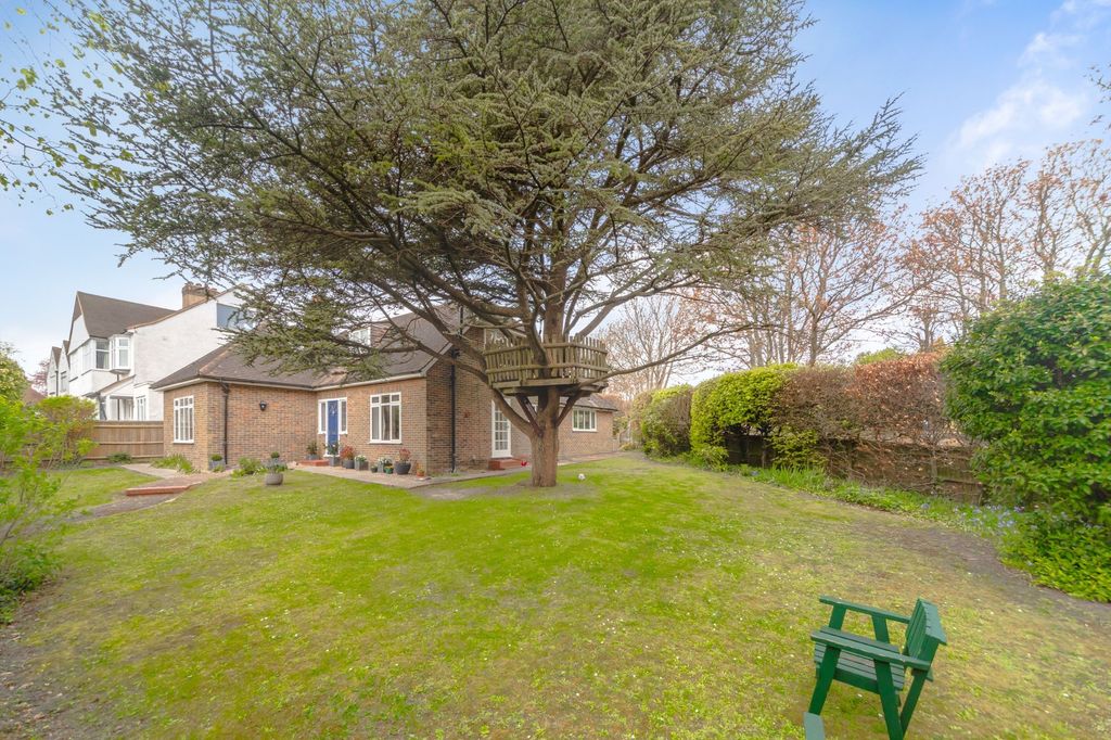 Property photo 1 of 23