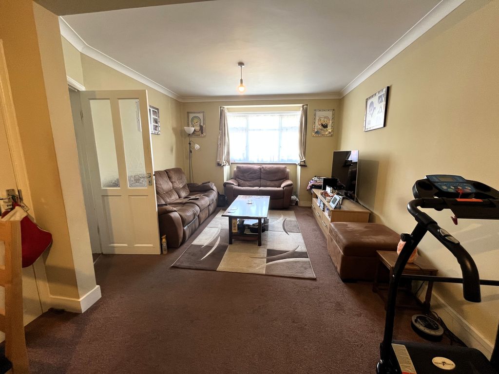 Property photo 3 of 12 Img_4606