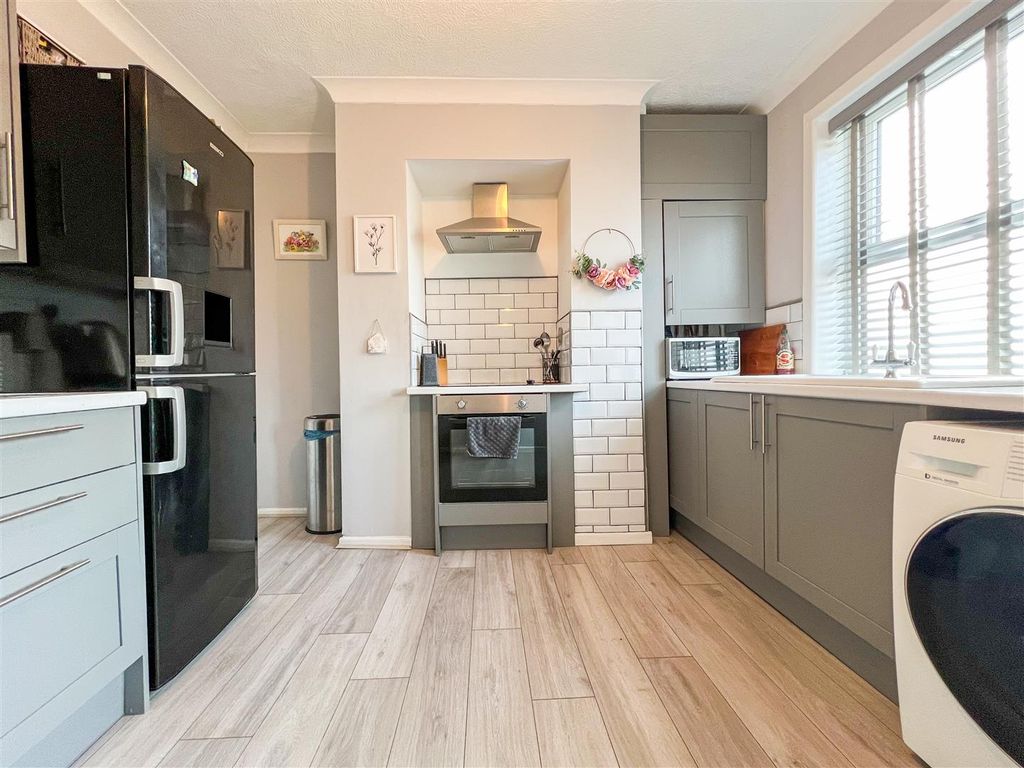 Property photo 3 of 19 Ground Floor Kitchen