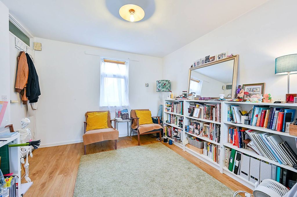 Property photo 2 of 6