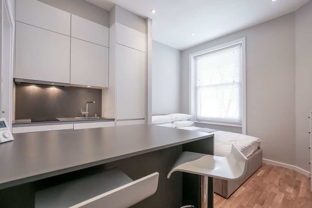 Property photo 3 of 16 Kitchen