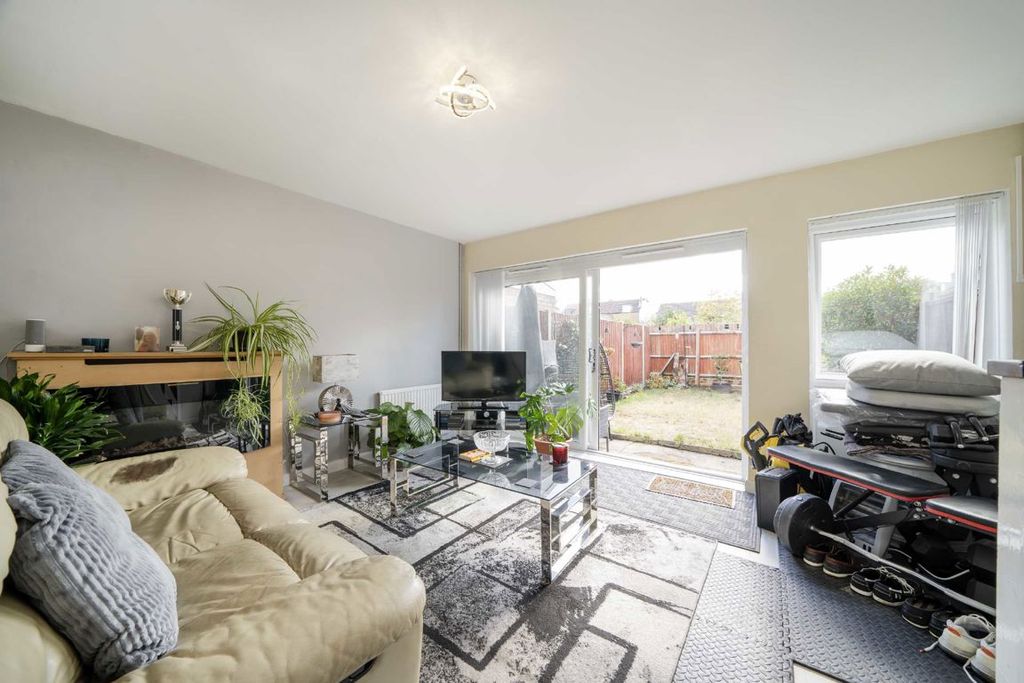 Property photo 2 of 7