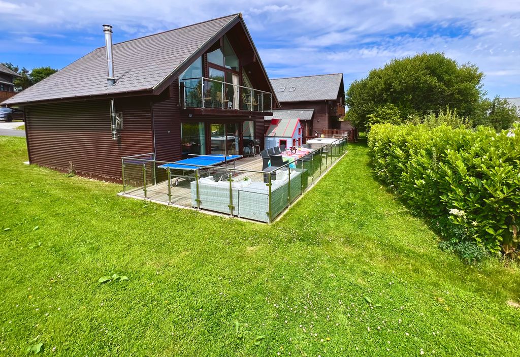Property photo 1 of 20