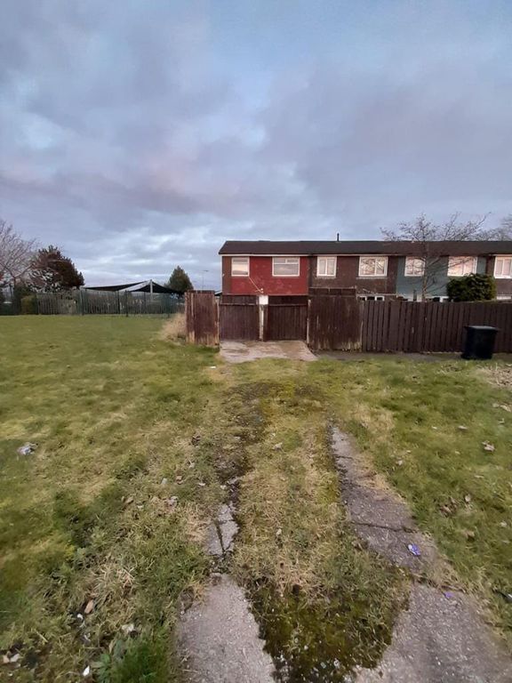 Property photo 2 of 10 2F8Ed1c7-d001-4F55-939d-42c5E7A9F7E1.Jpg