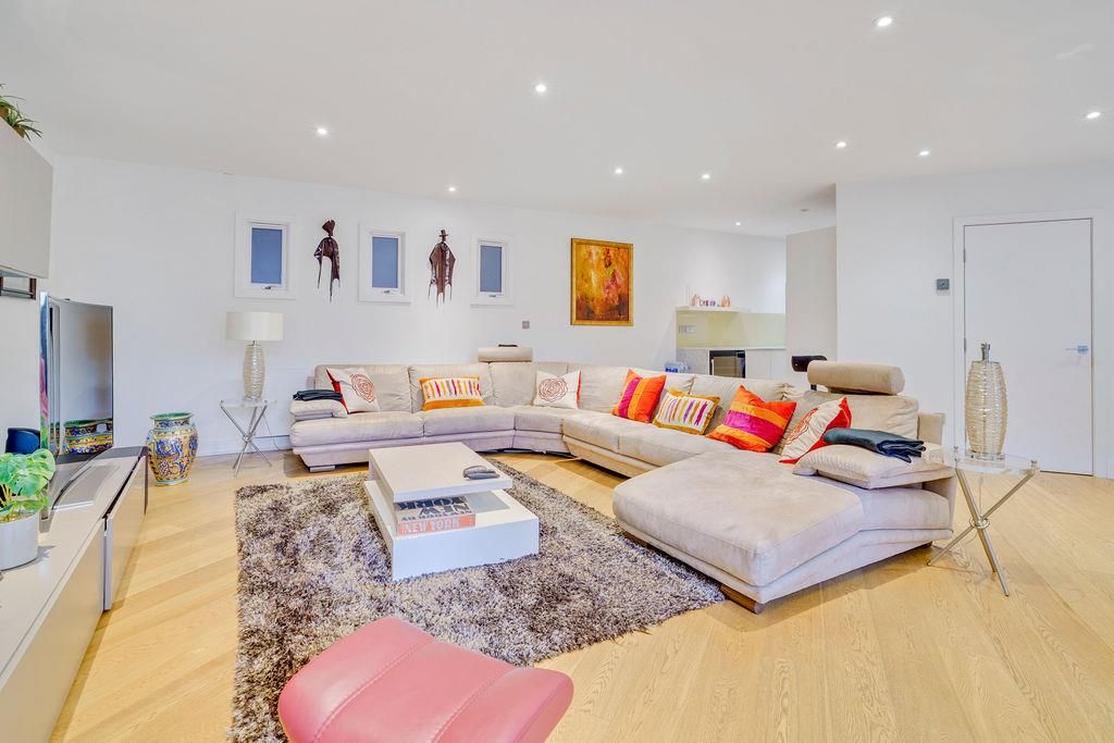 Property photo 2 of 26 Broughtonroad120,Flat1-18.Jpg