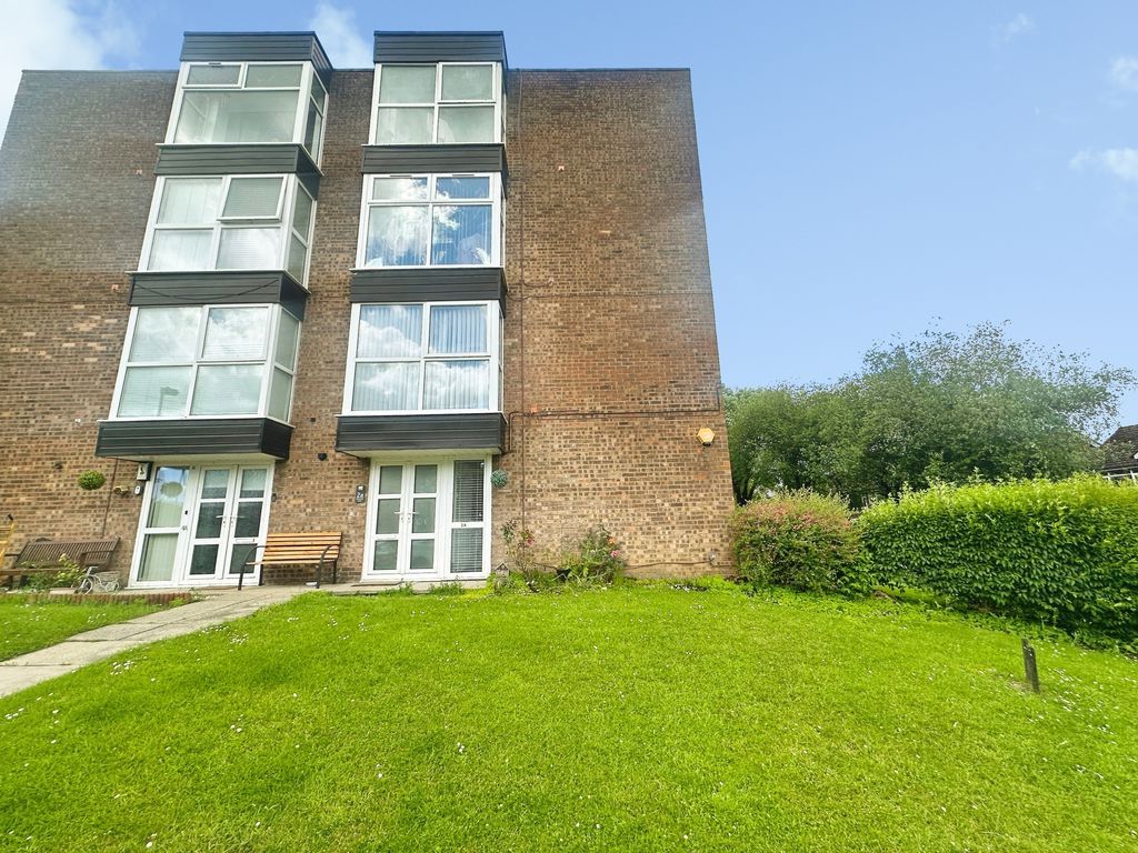 Property photo 1 of 6 External