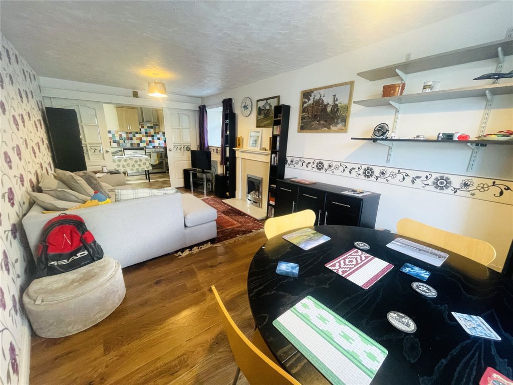 Property photo 2 of 17 Picture No. 35