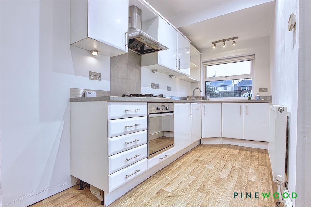 Property photo 2 of 15 Kitchen