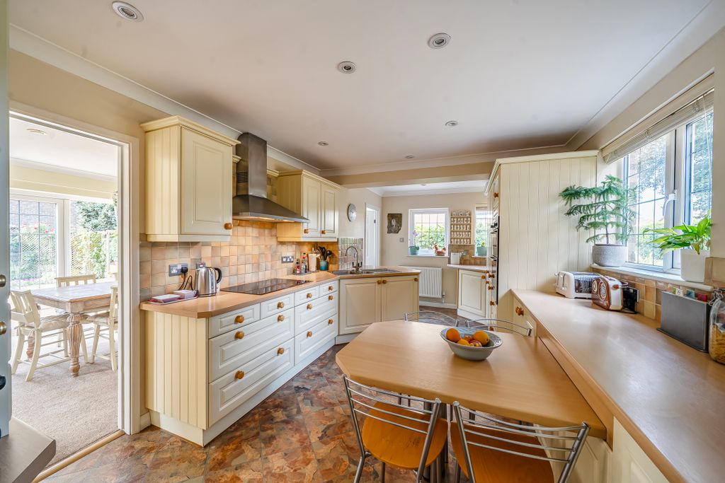 Property photo 2 of 20 149661111