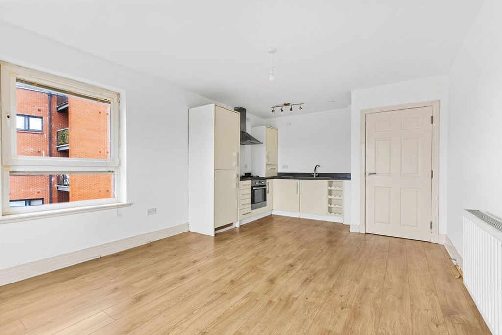 Property photo 3 of 25