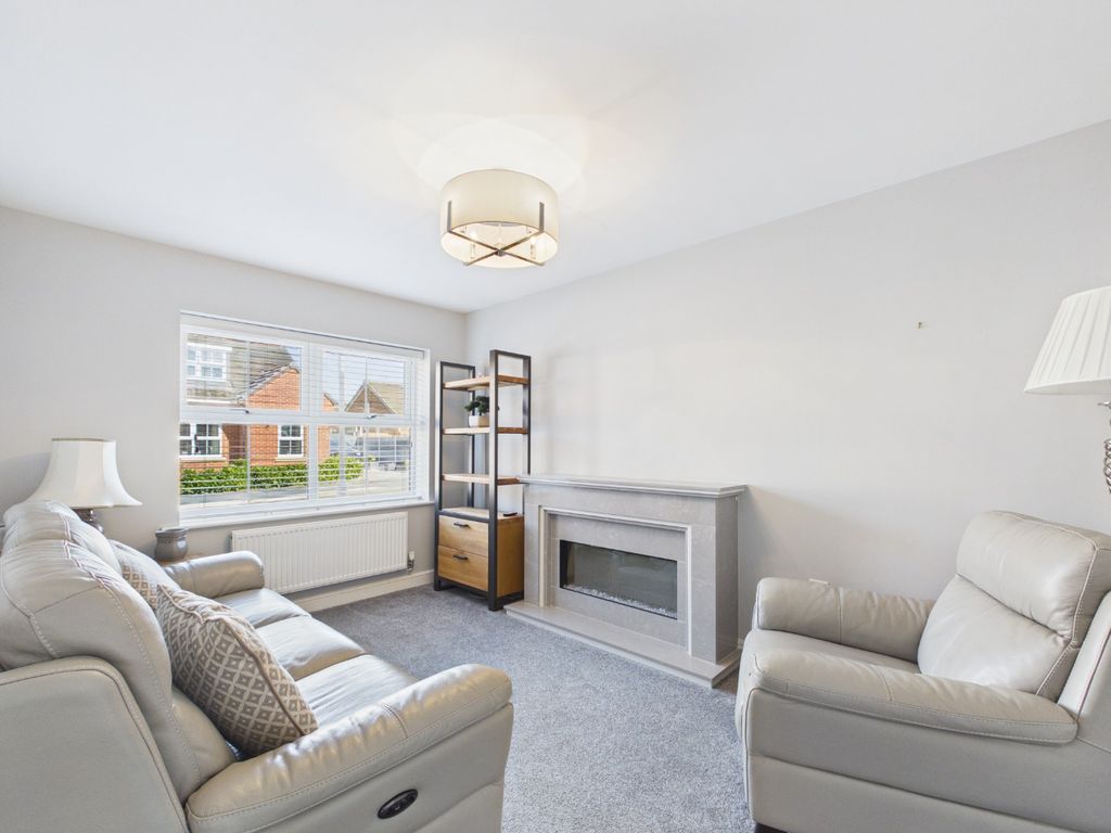 Property photo 2 of 19 5024636