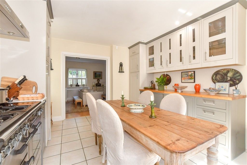 Property photo 3 of 21 Kitchen