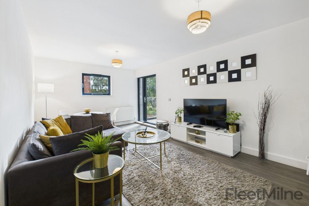 Property photo 1 of 16 Living/Dining Room