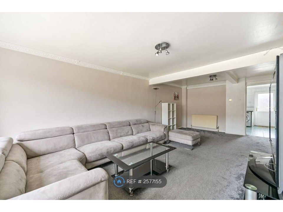 Property photo 2 of 11 Lounge