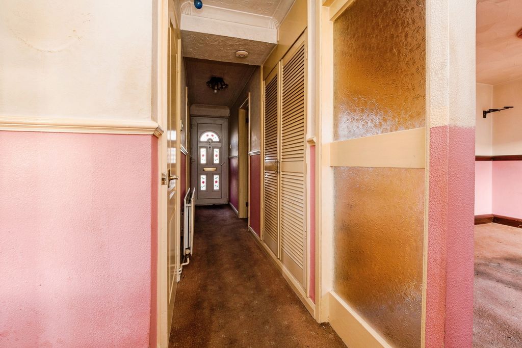 Additional image 4 of 2 bed maisonette for saleFyfield Road, Rainham RM13