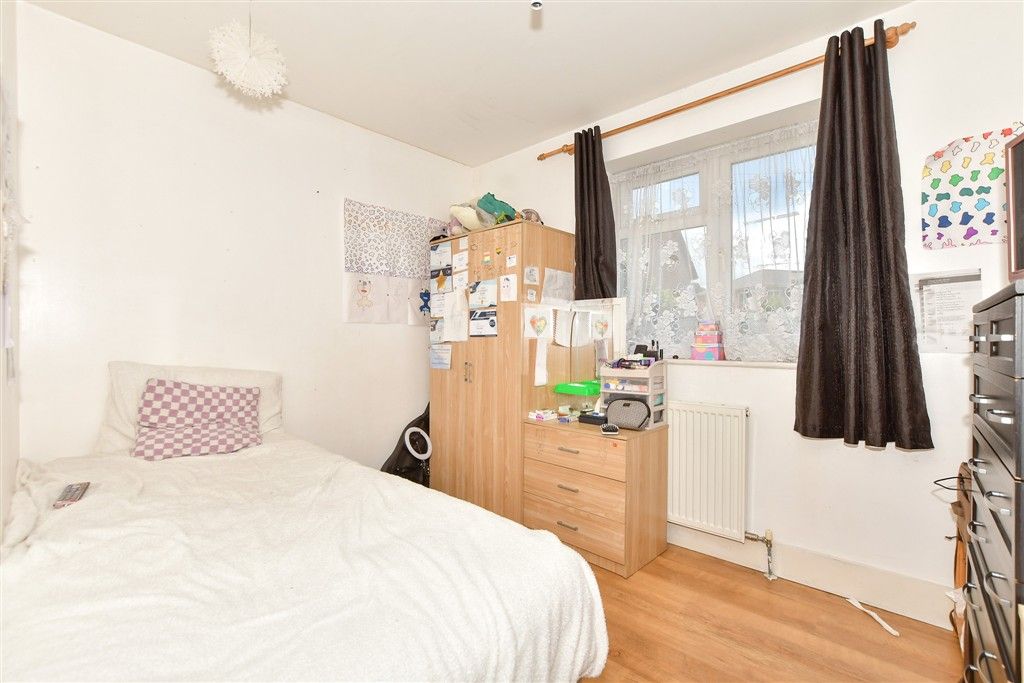 Property photo 2 of 12 Bedroom 1