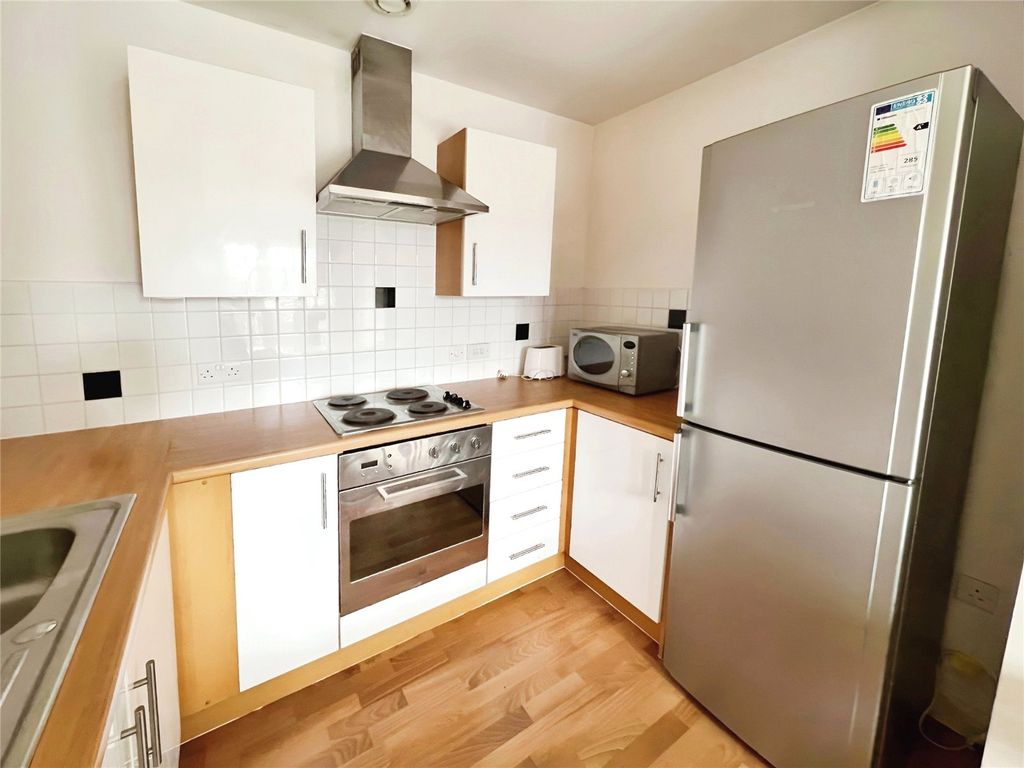 Property photo 2 of 9 Kitchen