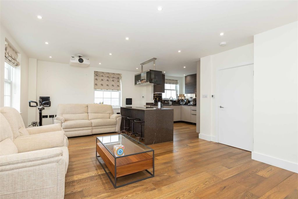 Property photo 3 of 14 17 Nautilus_4.Jpg