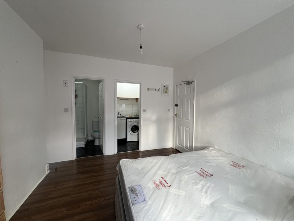 Property photo 3 of 5 Gallery