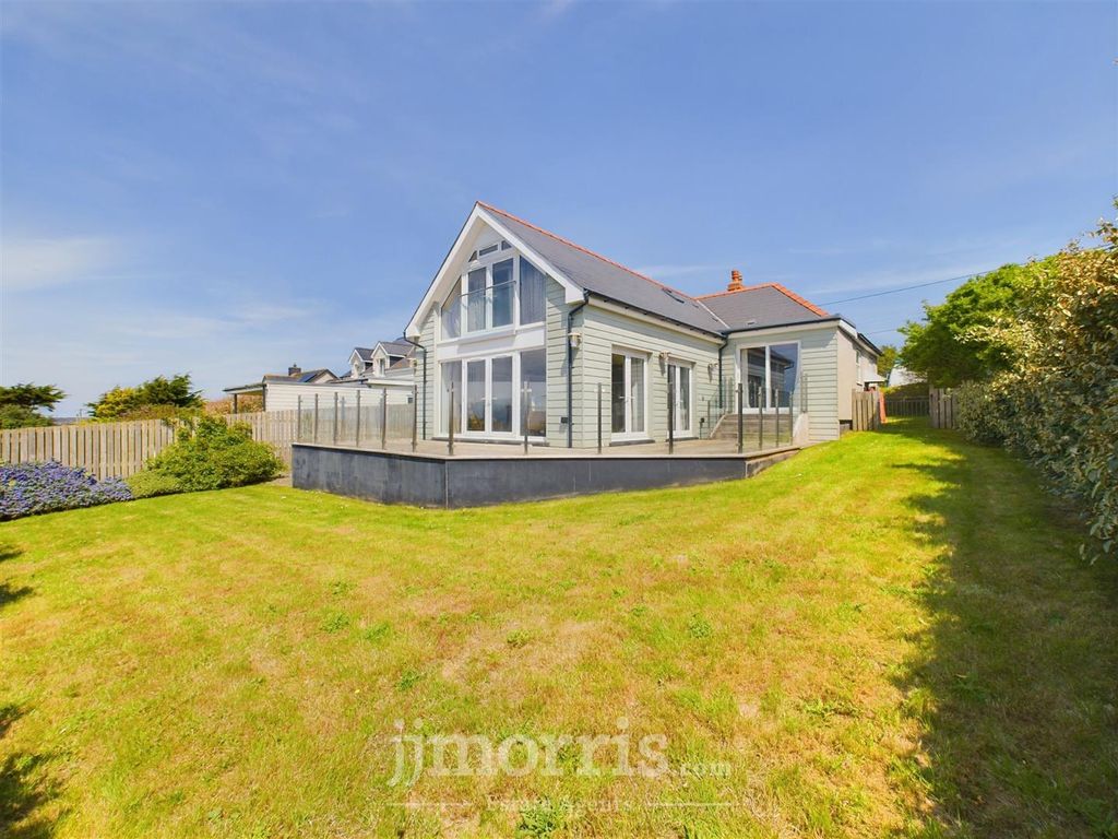 Property photo 2 of 61 Externally