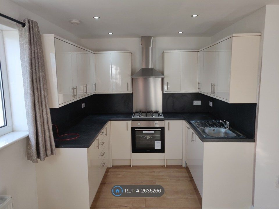 Property photo 1 of 19 Kitchen