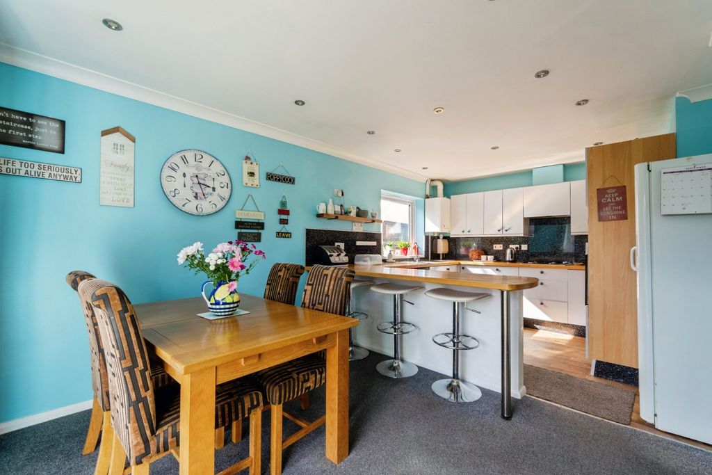 Property photo 3 of 26 117