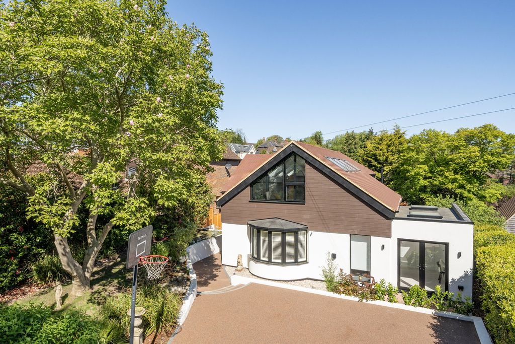 Property photo 1 of 35