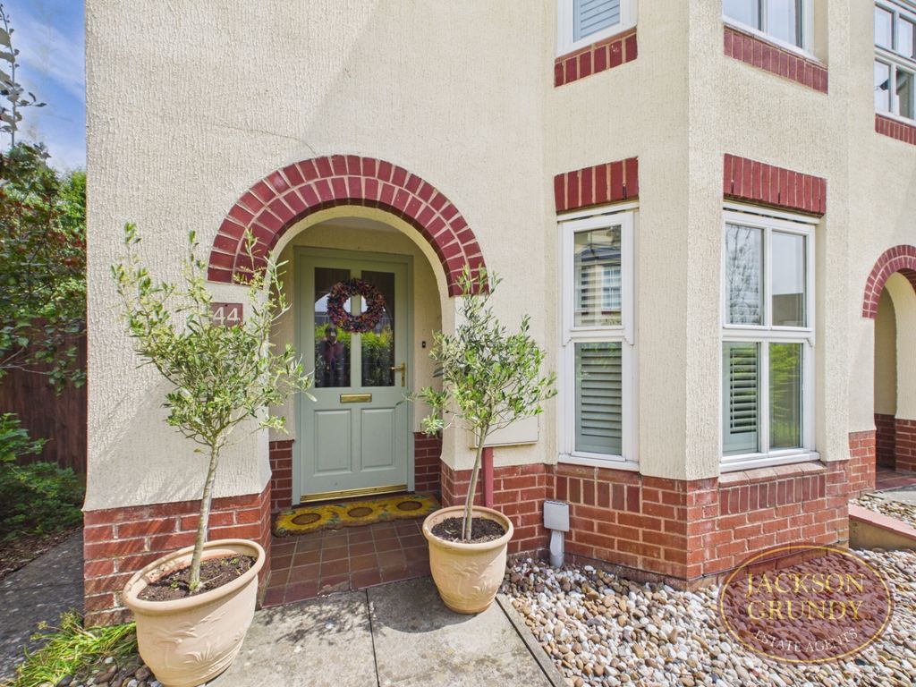 Property photo 2 of 16 Old Gorse