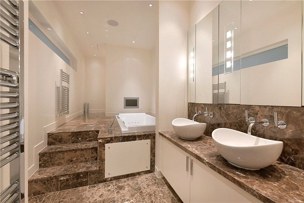 Additional image 5 of 4 bed flat to rentUpper Grosvenor Street, Mayfair, London W1K