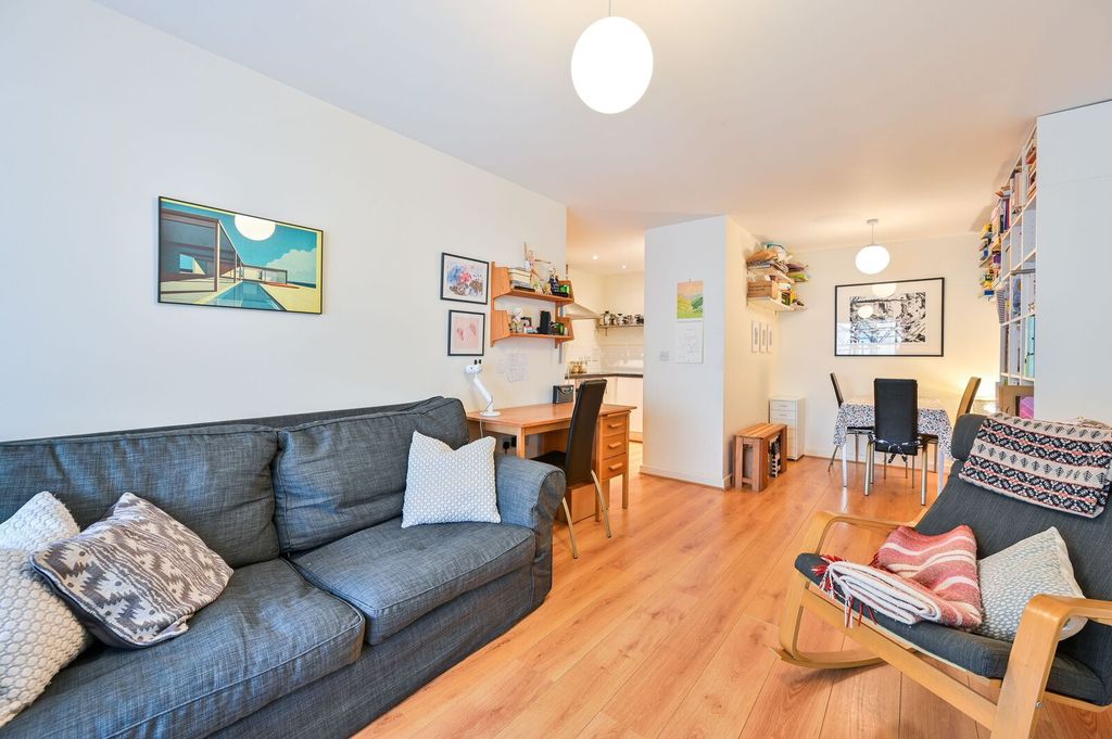 Property photo 2 of 7