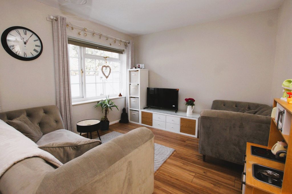 Property photo 2 of 13 Picture No. 03