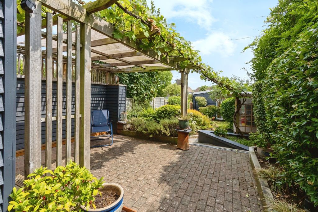 Property photo 3 of 17 Photo