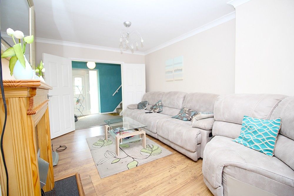 Property photo 2 of 22 Lounge