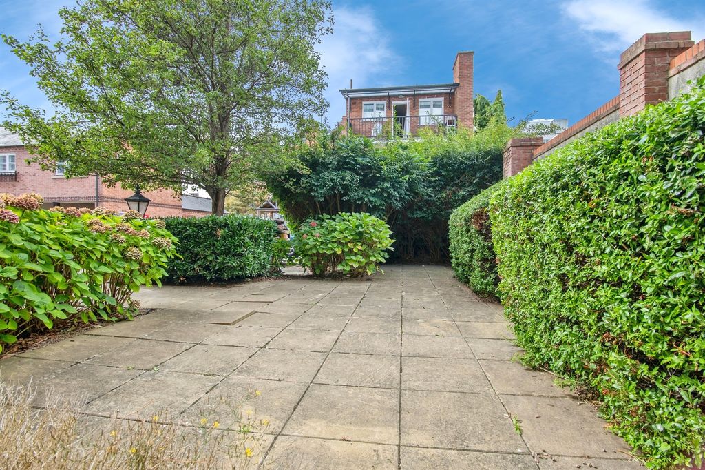 Property photo 3 of 20